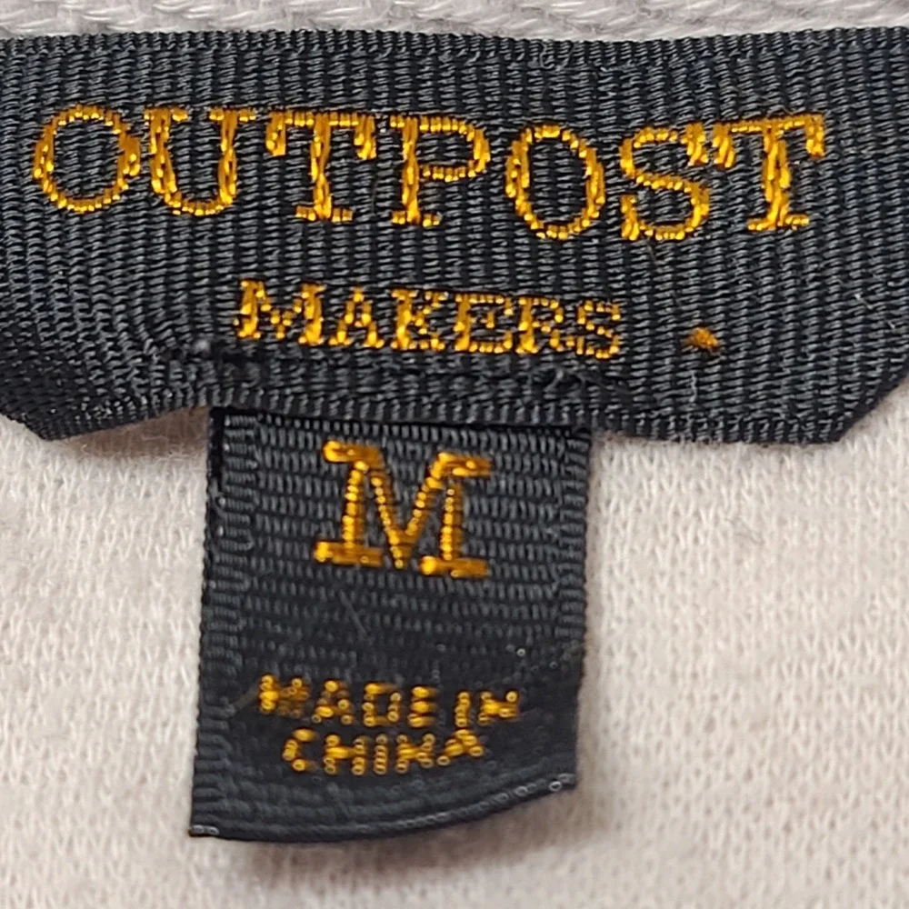 Outpost Makers Sweater Medium Quilted Henley Buttons Logo Classic‎